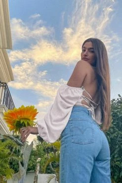 Adika OUTLET Crow Criss-Cross Back Crop Top