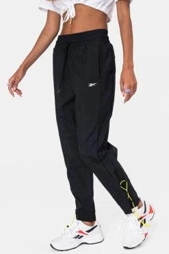 Adika REEBOK // MYT Bunjee-Cuffs Nylon Pants