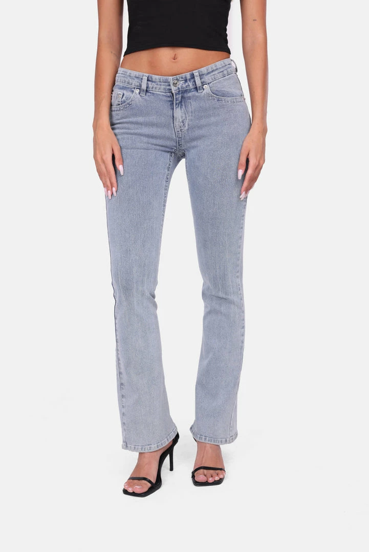 Brand new 👏 Adika New Bolock Low-Rise 👖 Jeans | FLARE 🛒 2 Adika New Bolock Low-Rise Jeans | FLARE