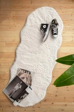 Adika Wildling Faux Fur Rug Home