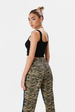 Adika Dinghy Button-Detail Crop Top Clothing