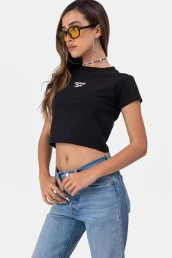 Adika REEBOK // Front Logo Cropped Tee