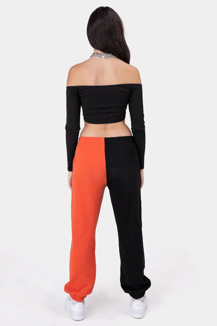 Promo 🌟 Adika Bader Ribbed Off-Shoulder Top 🔔 4 Adika Bader Ribbed Off-Shoulder Top