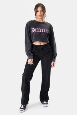 Adika DIFFERENT Cropped Tee OUTLET