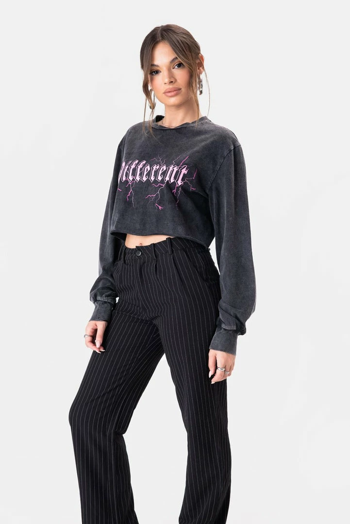 Flash Sale 😍 Adika DIFFERENT Cropped Tee OUTLET 👍 3 Adika DIFFERENT Cropped Tee OUTLET