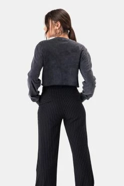 Flash Sale 😍 Adika DIFFERENT Cropped Tee OUTLET 👍 8 Adika DIFFERENT Cropped Tee OUTLET