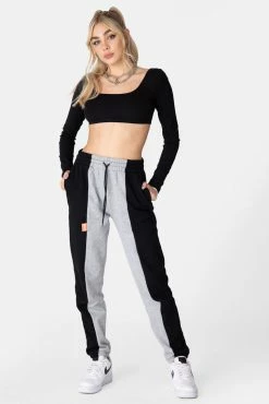 Adika OUTLET Bimmers Cropped Top