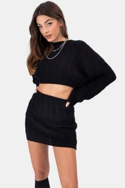 Adika OUTLET Script Cable Knit Cropped Sweater