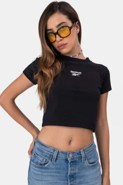 Adika REEBOK // Front Logo Cropped Tee