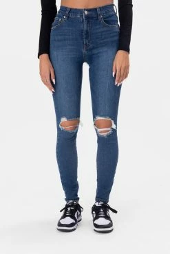 Adika Lillard Ripped Jeans | SKINNY
