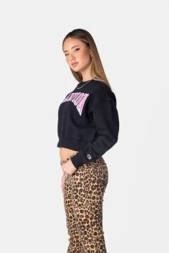 Adika Champion // Logo Embroidery Cropped Sweatshirt Tops