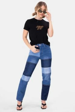 Adika OUTLET SWITCH Embroidery Tee