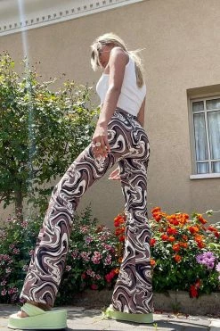 Adika OUTLET Rippley Flared Pants