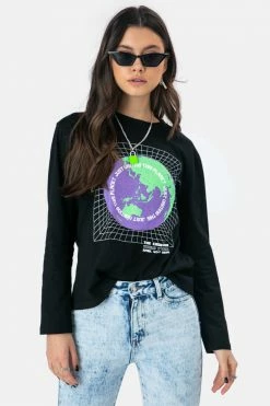 Adika GLOBE Long Sleeve Tee