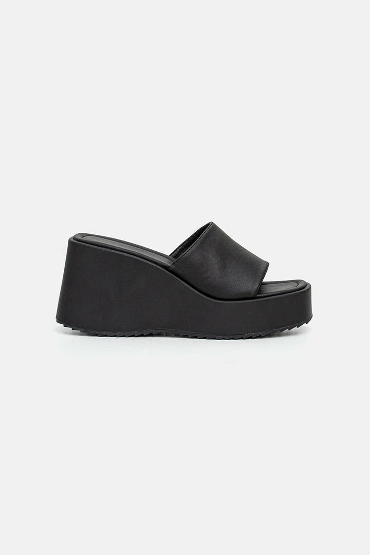 Wholesale โญ Adika Juno Chunky Platform Sliders ๐ 1 Adika Juno Chunky Platform Sliders