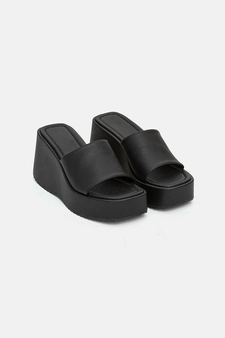 Wholesale โญ Adika Juno Chunky Platform Sliders ๐ 2 Adika Juno Chunky Platform Sliders