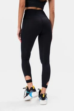 Adika REEBOK // Thermowarm + Graphene High Rise Leggings Bottoms