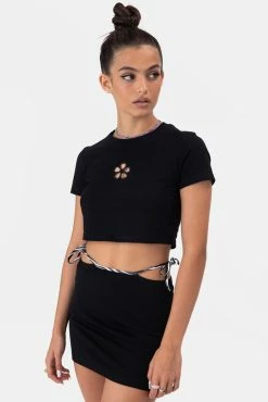 Adika FLOWER Cut-Out Cropped Tee