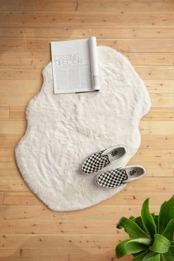 Adika Home Latte Faux Fur Rug
