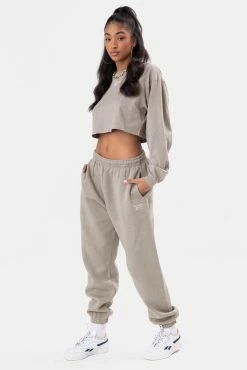 Adika REEBOK // Identity Logo Cropped Tee